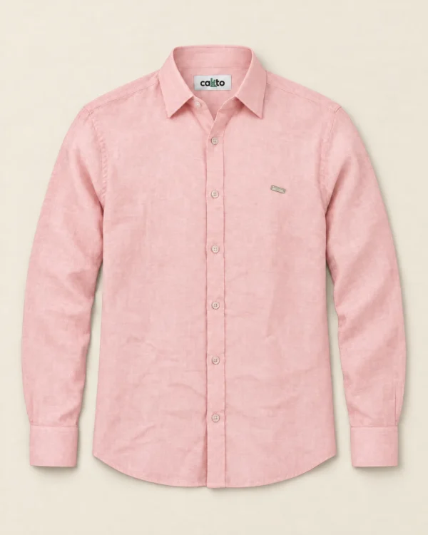 Camisa 100% lino rosada Cakto sobre fondo lino, vista de frente